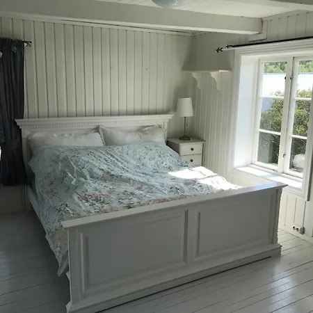Landlig Idyll Med Fjordutsikt Guest House Valsoybotn Exterior photo