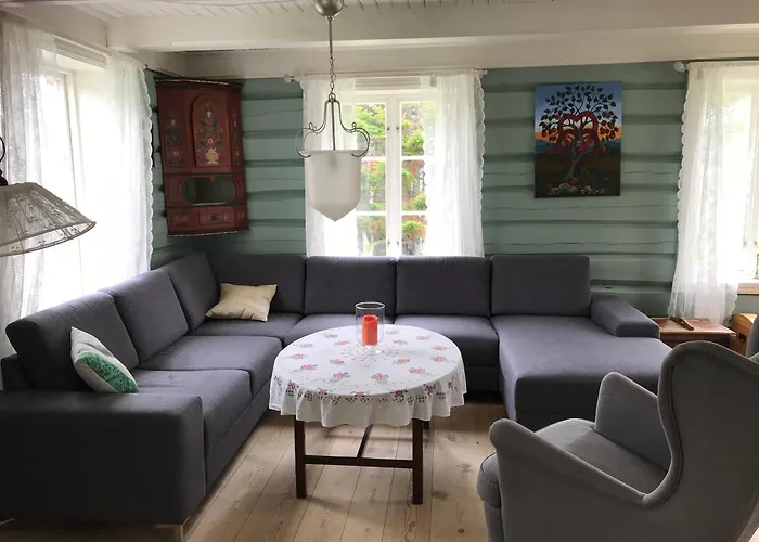 Landlig Idyll Med Fjordutsikt